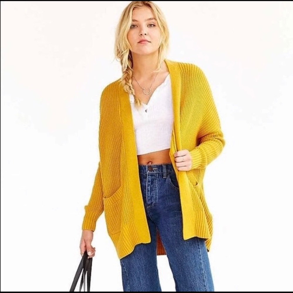 SOLD*** bdg Cardigan / urban outfitters